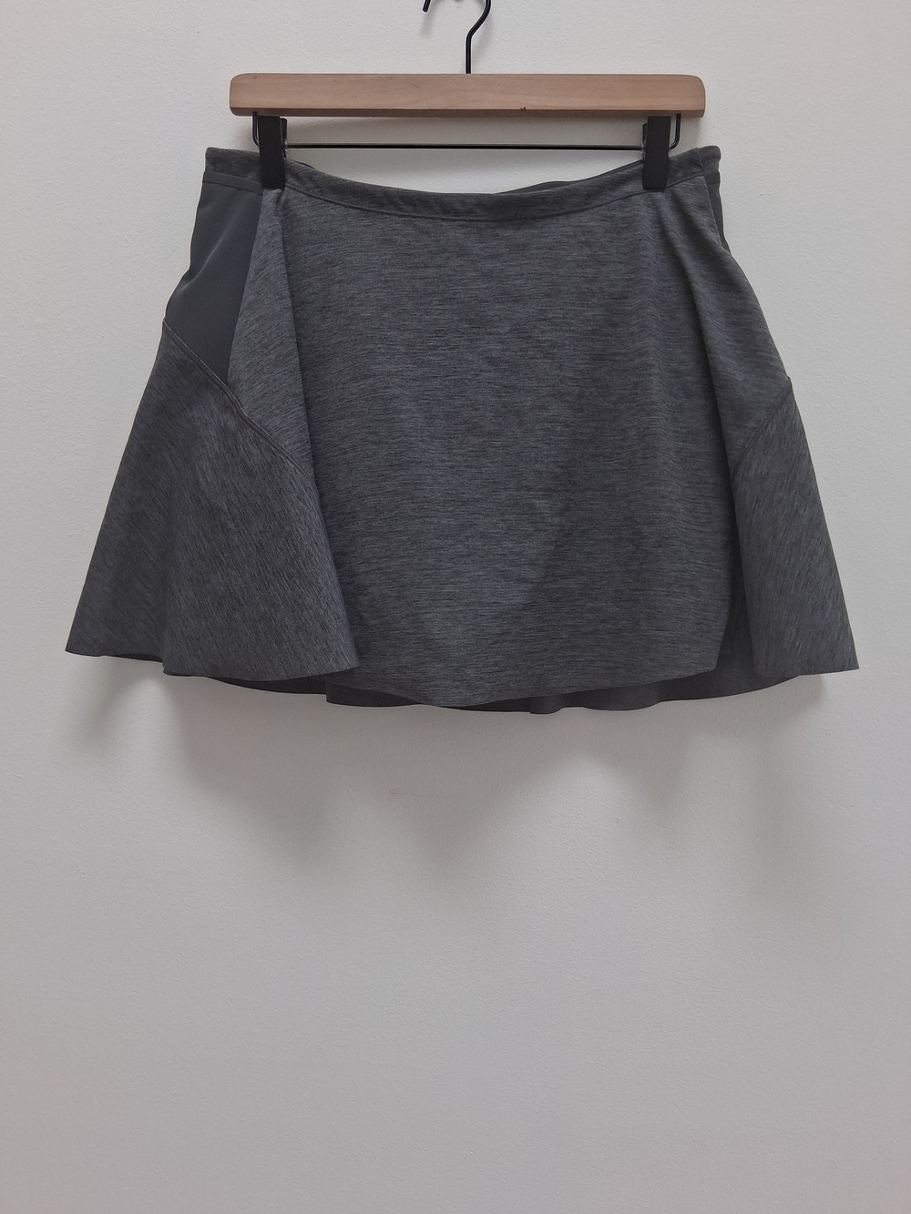 Athleta Match Point Skort Charcoal Gray  M Activewear